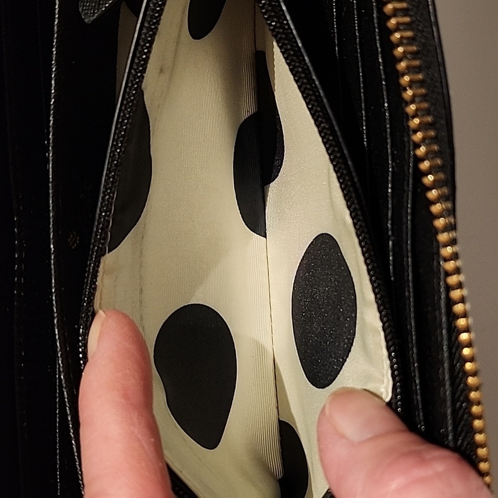 Kate Spade ♠️ zippy wallet - Picture 8 of 12